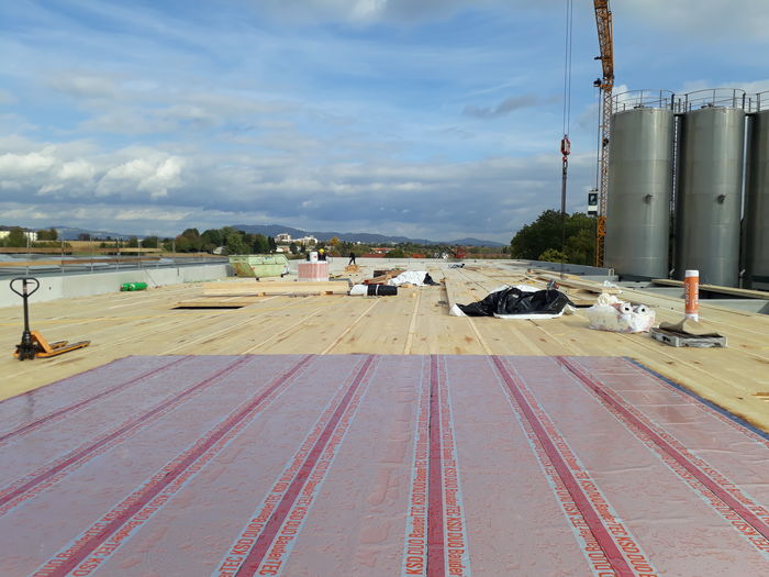 POLOPLAST Dachkonstruktion für Lagerhalle in Brettsperrholz-Bauweise
